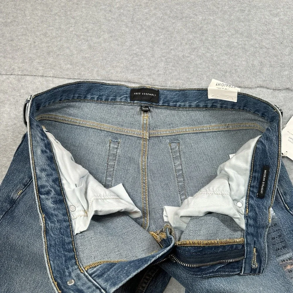 Free Assembly Modern Straight Jeans Men's 38x30(29) Mid Wash Stretch‎ NWT